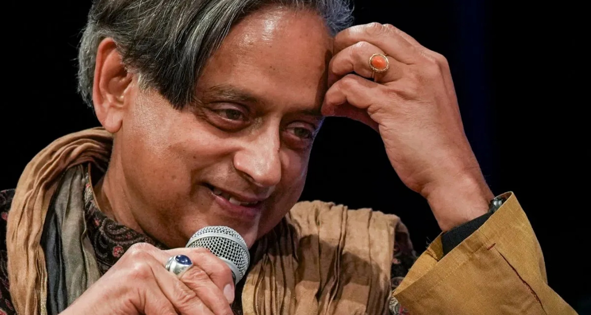 ઘૂસણખોરો સામે કાર્યવાહીના મુદ્દે સરકારના સમર્થનમાં આવ્યા શશિ થરૂર, જાણો શું કહ્યું?