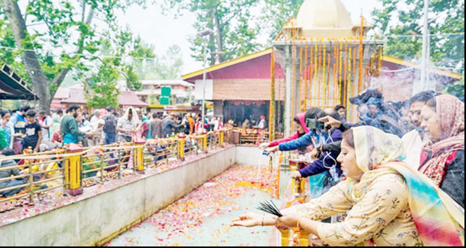 જમ્‍મુ-કાશ્‍મીરમાં ખીર ભવાની મેળો યોજાયો