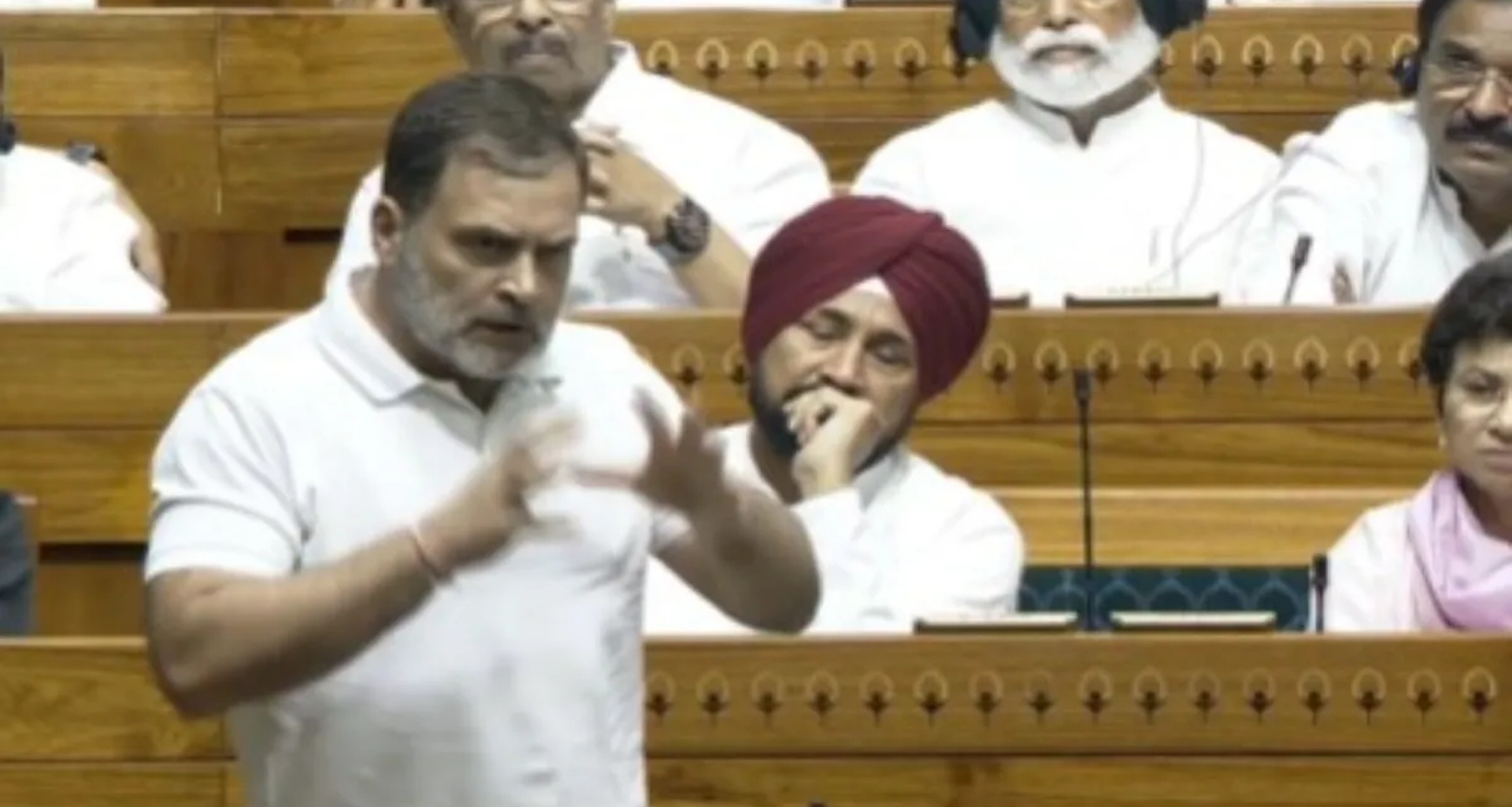 ભારત-ચીન વિવાદ: સુપ્રીમ કોર્ટે કોંગ્રેસ નેતા રાહુલ ગાંધીને ફટકાર લગાવી, જાણો સંપૂર્ણ વિગતો