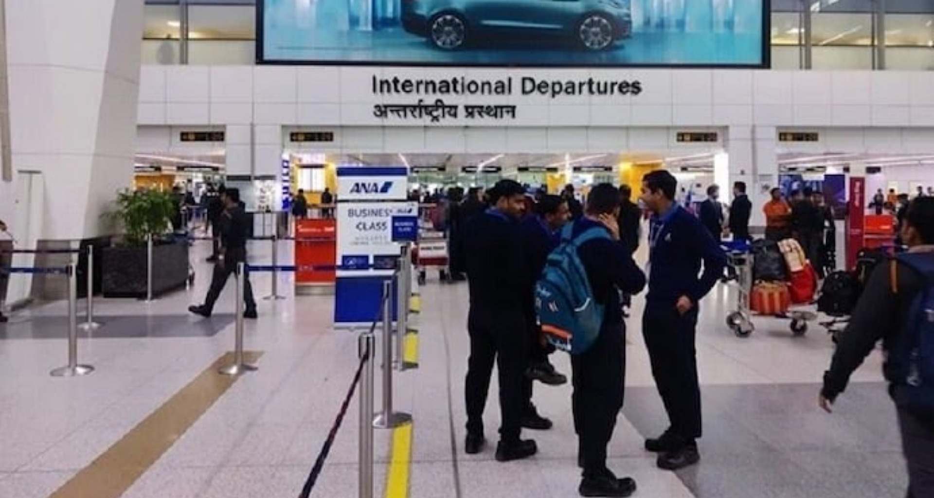 પાકિસ્તાને એરસ્પેસ પર પ્રતિબંધ મૂક્યા બાદ એર ઇન્ડિયા, ઇન્ડિગોએ ટ્રાવેલ એડવાઇઝરી જારી કરી