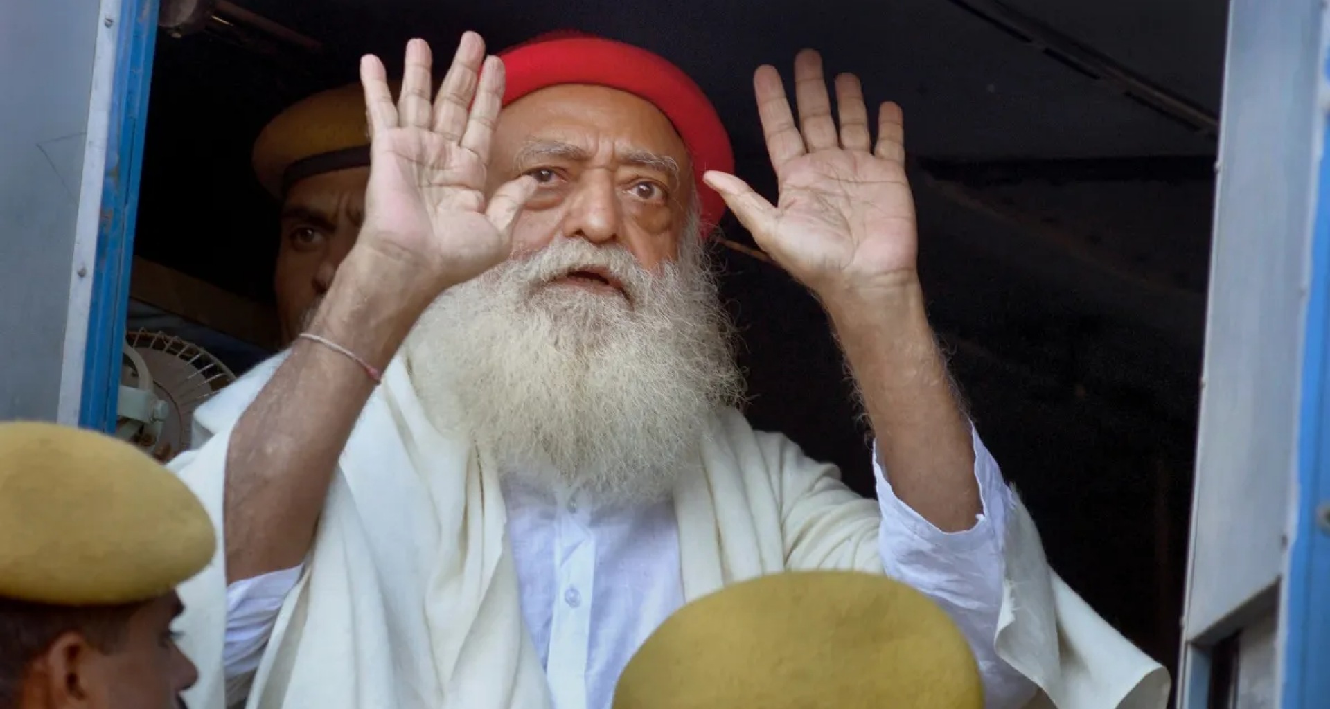 ગુજરાત હાઈકોર્ટે આજીવન કેદની સજા ભોગવી રહેલા આસારામ બાપુને 6 મહિનાના વચગાળાના જામીન આપ્યા