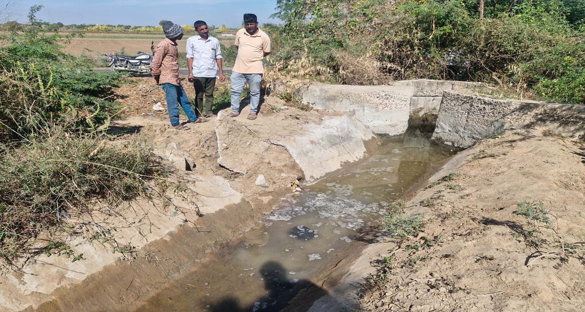 વાવની આછુવા માઇનોર કેનાલ 2 ફરી તૂટી ખેડતોમાં ઉગ્ર રોષ