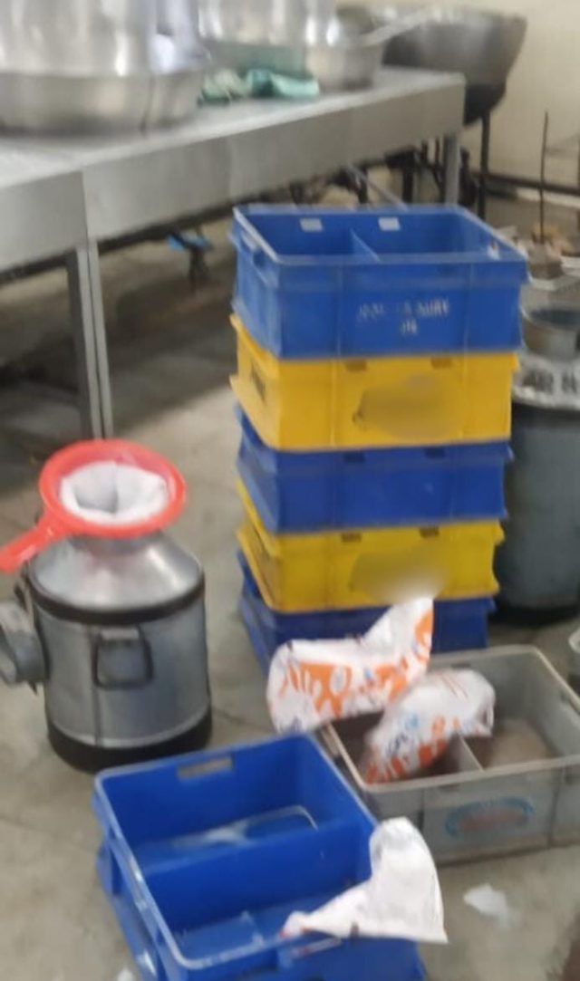 અમદાવાદ જિલ્લા શ્રમ આયુક્ત કચેરીની રેઇડ, રેસ્ક્યુ અને રિહેબિલિટેશનની સ્ટ્રેટેજી: છેલ્લાં બે વર્ષમાં કુલ ૫૧ કિશોર અને ૨૬ બાળકોને કામના સ્થળેથી મુક્ત કરાવવામાં આવ્યાં