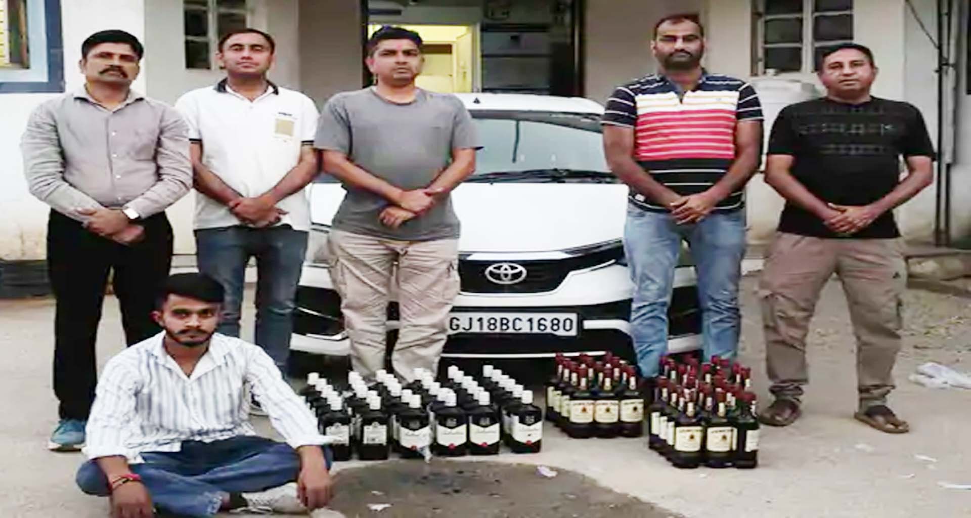 બનાસકાંઠા એલસીબીએ દારૂની હેરાફેરી ઝડપી : રૂ.5.60 લાખનો મુદ્દામાલ જપ્ત કર્યો