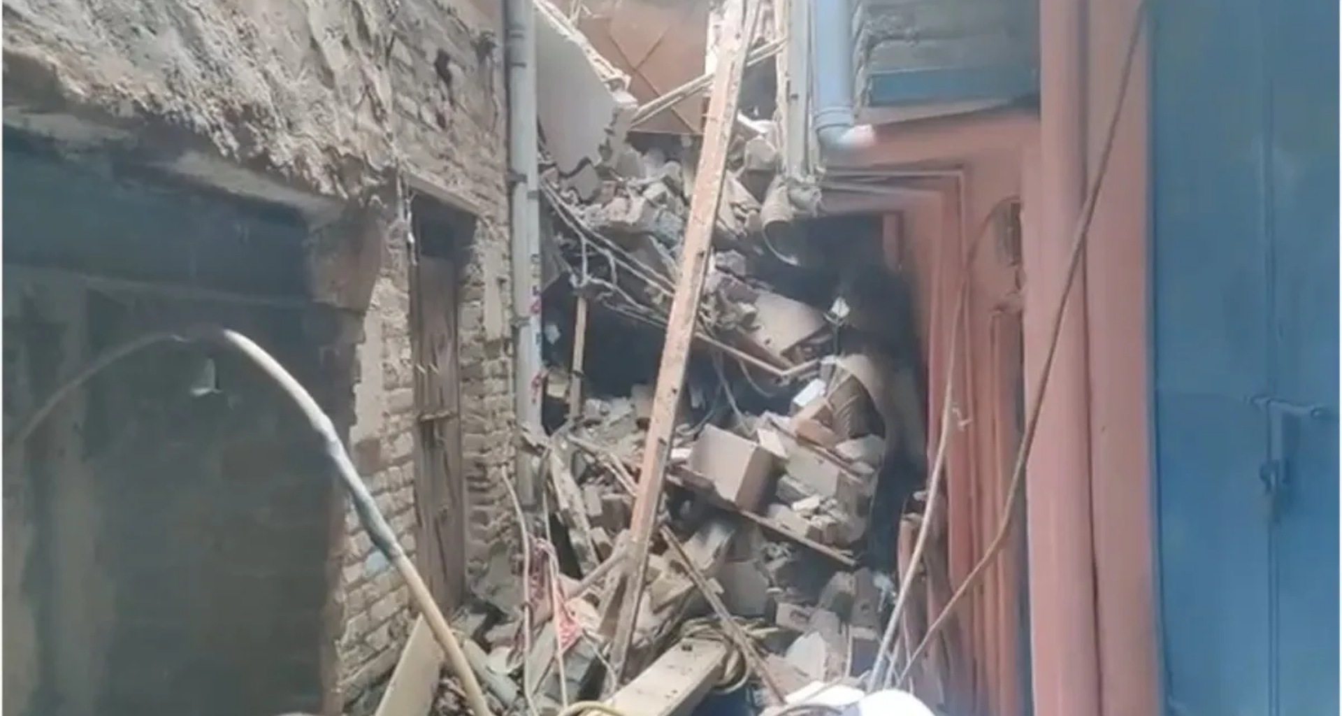 દિલ્હીમાં ફરી ચાર માળની ઇમારત ધરાશાયી, 6 લોકોના મોત, બચાવ કામગીરી ચાલુ