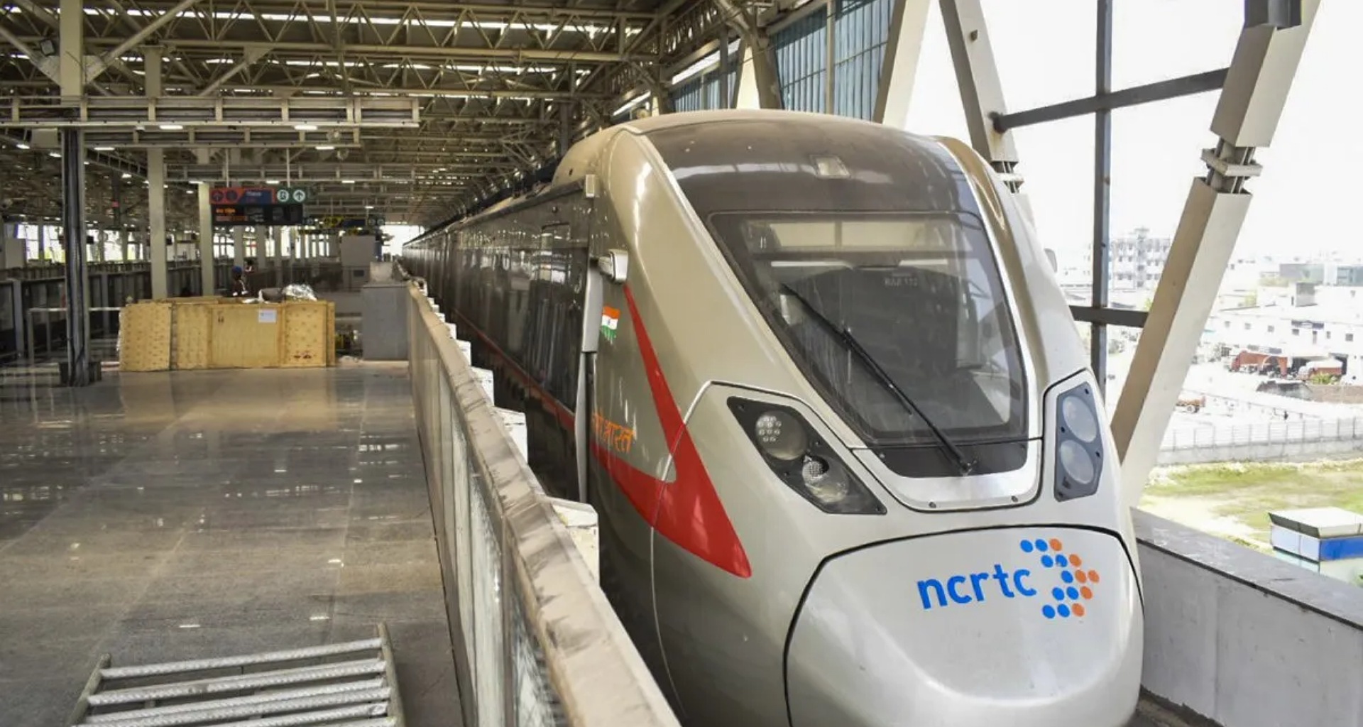 નમો ભારત ટ્રેનમાં એક કપલે અશ્લીલતાની હદ વટાવી, વીડિયો સોશિયલ મીડિયા પર વાયરલ થયો