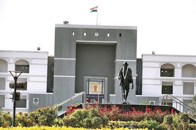 અમદાવાદ મ્યુનિસિપલ કોર્પોરેશન દ્વારા શહેરના એસ.જી હાઇવે પર પાંચ નવા ફૂટ ઓવર બ્રિજ બનાવવાનો નિર્ણય