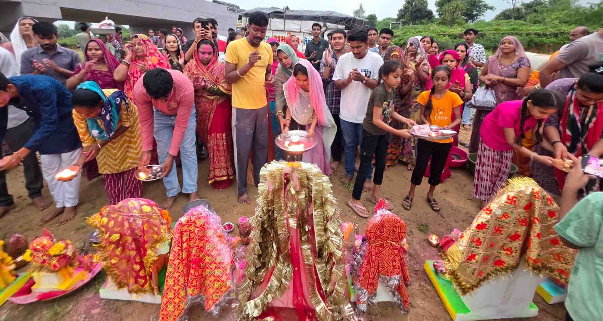 સાબરકાંઠા; દશામાંના દશ દિવસનું વ્રત પૂર્ણ વાજતે-ગાજતે માતાજીની મૂર્તિનું વિસર્જન