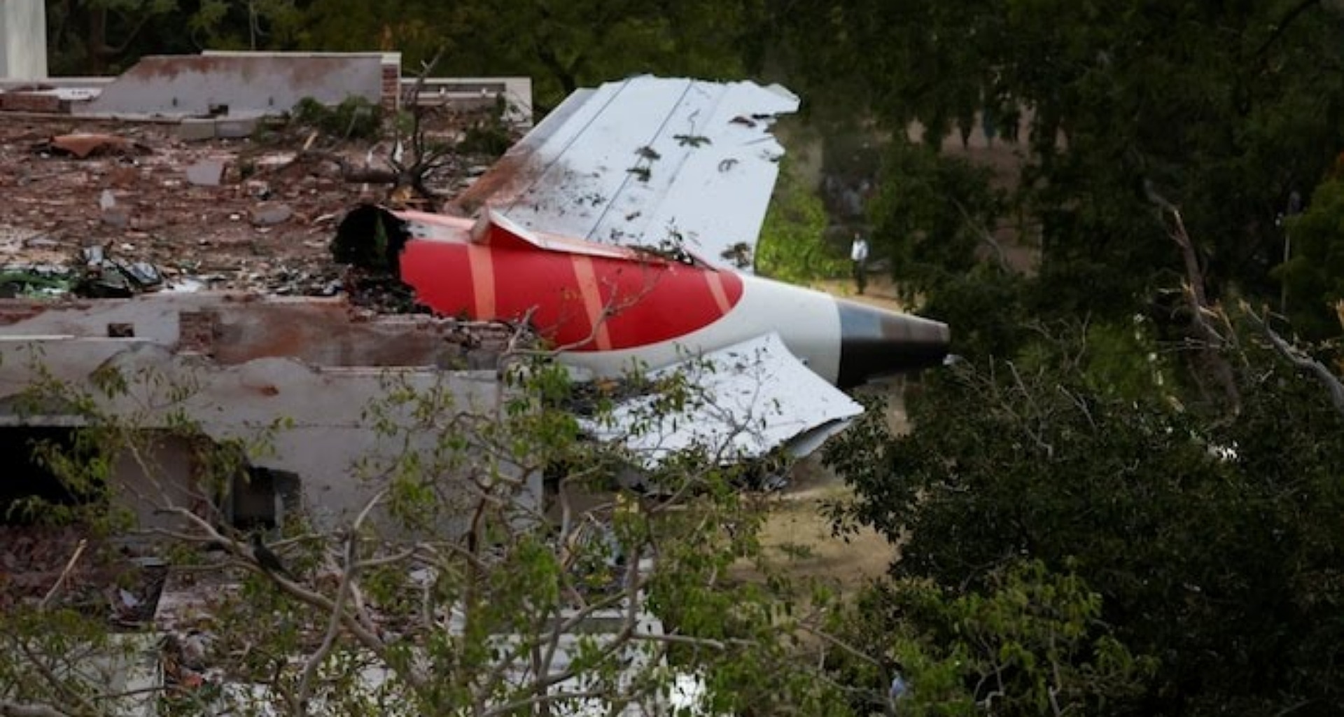 ક્રેશ થયેલા એર ઇન્ડિયા વિમાનના બ્લેક બોક્સને ડીકોડ કરવા માટેનું સ્થાન નક્કી કરવામાં આવશે: સરકાર