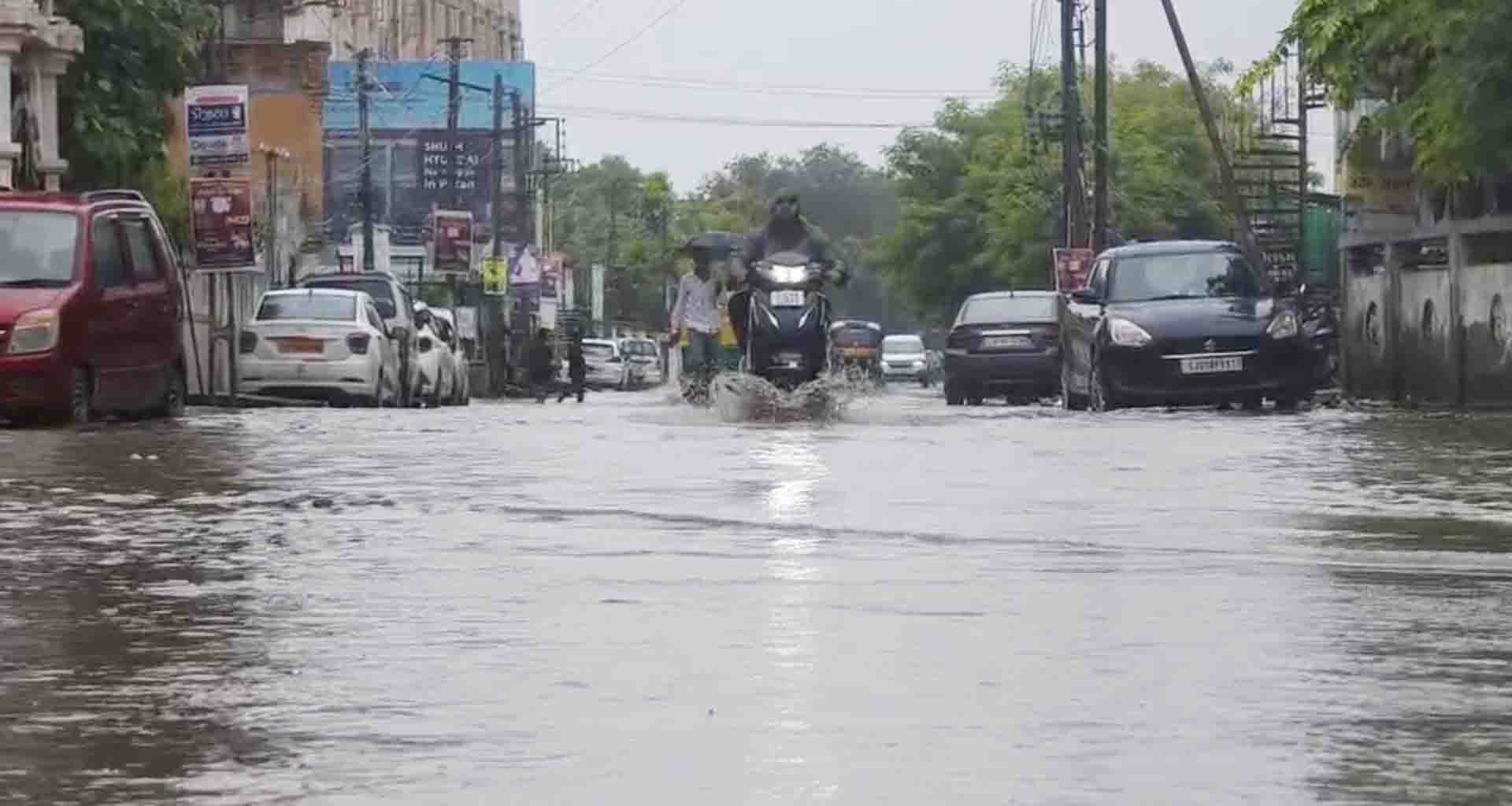 પાટણ શહેર સહિત જિલ્લામાં ચાર દિવસના વિરામ બાદ મેધરાજાનું આગમન...!
