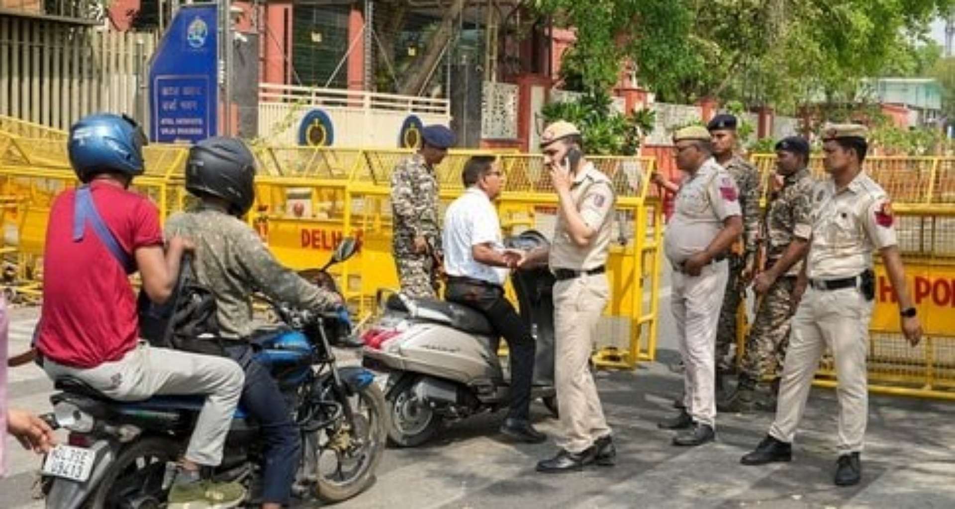 પહેલગામમાં આતંકી હુમલા બાદ દિલ્હીમાં વધારી દેવાઈ સુરક્ષા, ગીચ વિસ્તારોમાં રખાશે બાઝ નજર