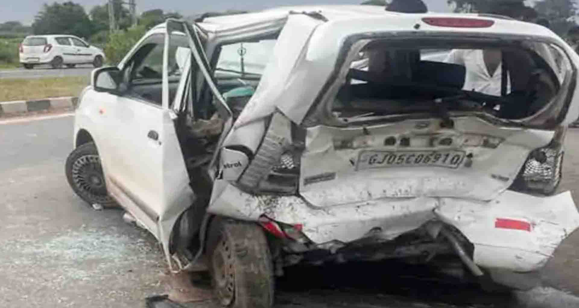 પાટણ-ચાણસ્મા માગૅ પર બે કાર વચ્ચે અકસ્માત સજૉતા ૪ વર્ષના બાળકનું મોત નીપજ્યું