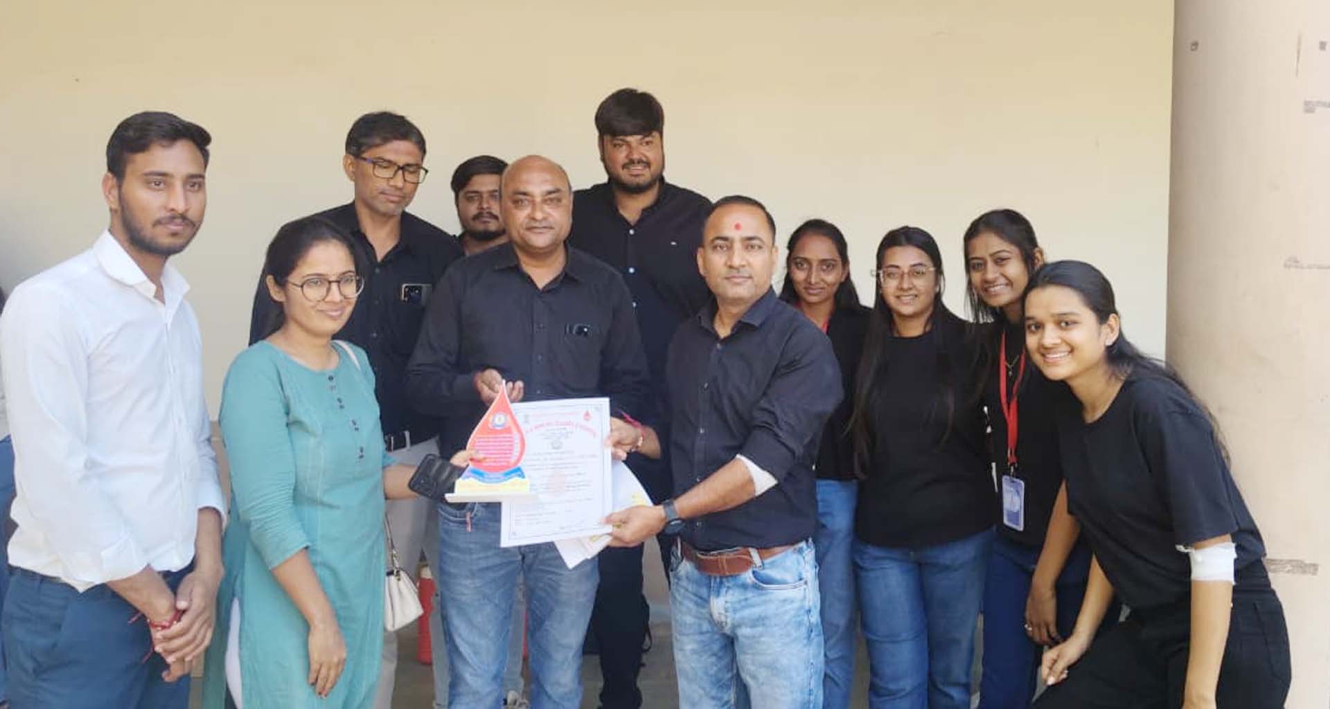 પાટણ યુનિવર્સિટીના MSCIT વિભાગે બ્લેક ડે નિમિતે વીર શહીદોને રક્તદાન અને વૃક્ષારોપણ કરી શ્રદ્ધાંજલી અર્પી