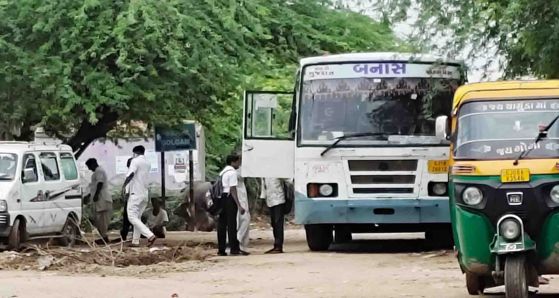 વાવ રાછેણા એસ.ટી બસ અનિયમિત તેમજ ખખડધજ હાલતમાં મુકતા મુસાફરો માં ઉગ્ર રોષ