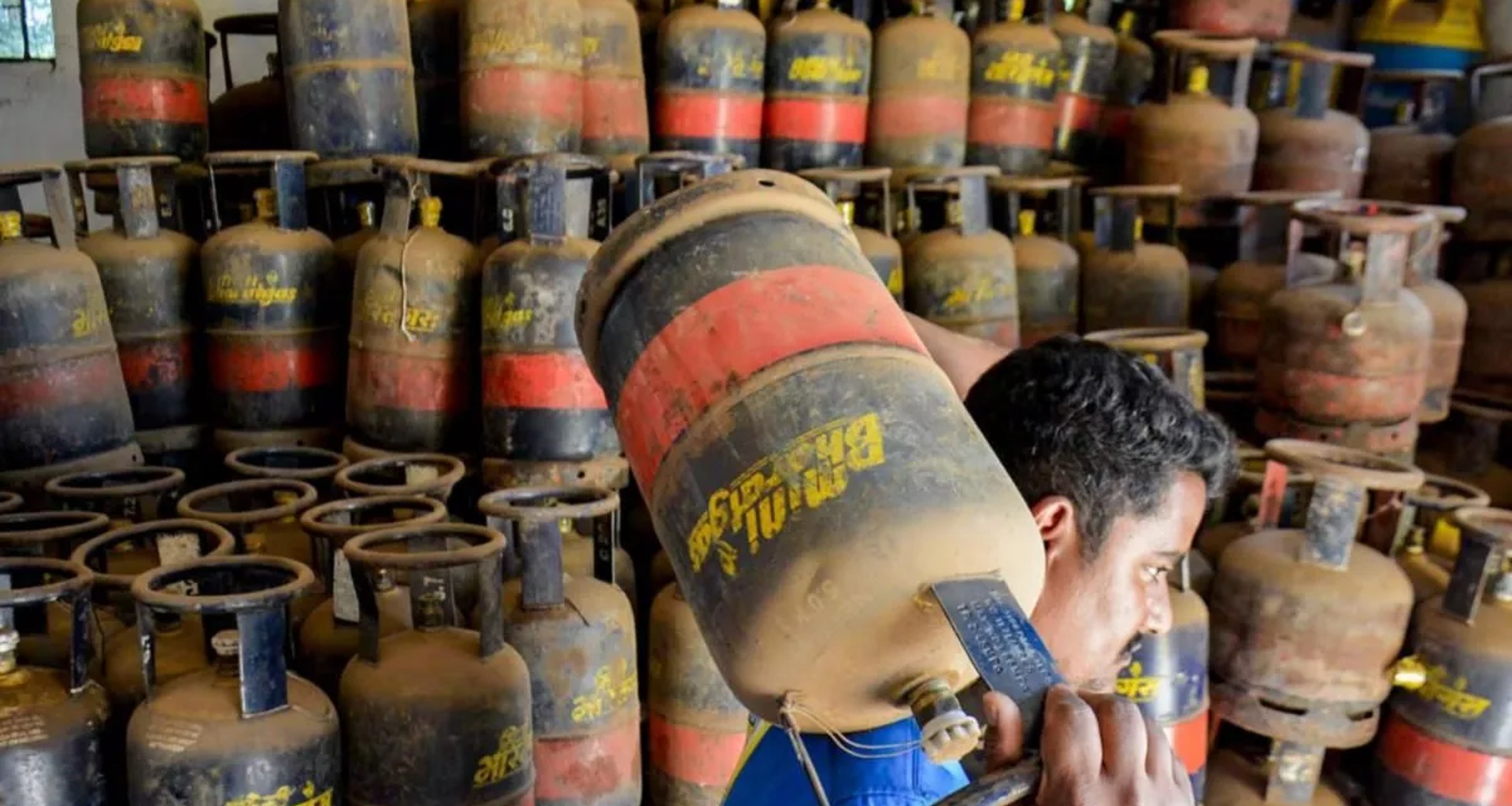 રેસ્ટોરન્ટ માલિકો કોર્મિશિયલ ગેસ સિલિન્ડરની અછતથી ચિંતિત