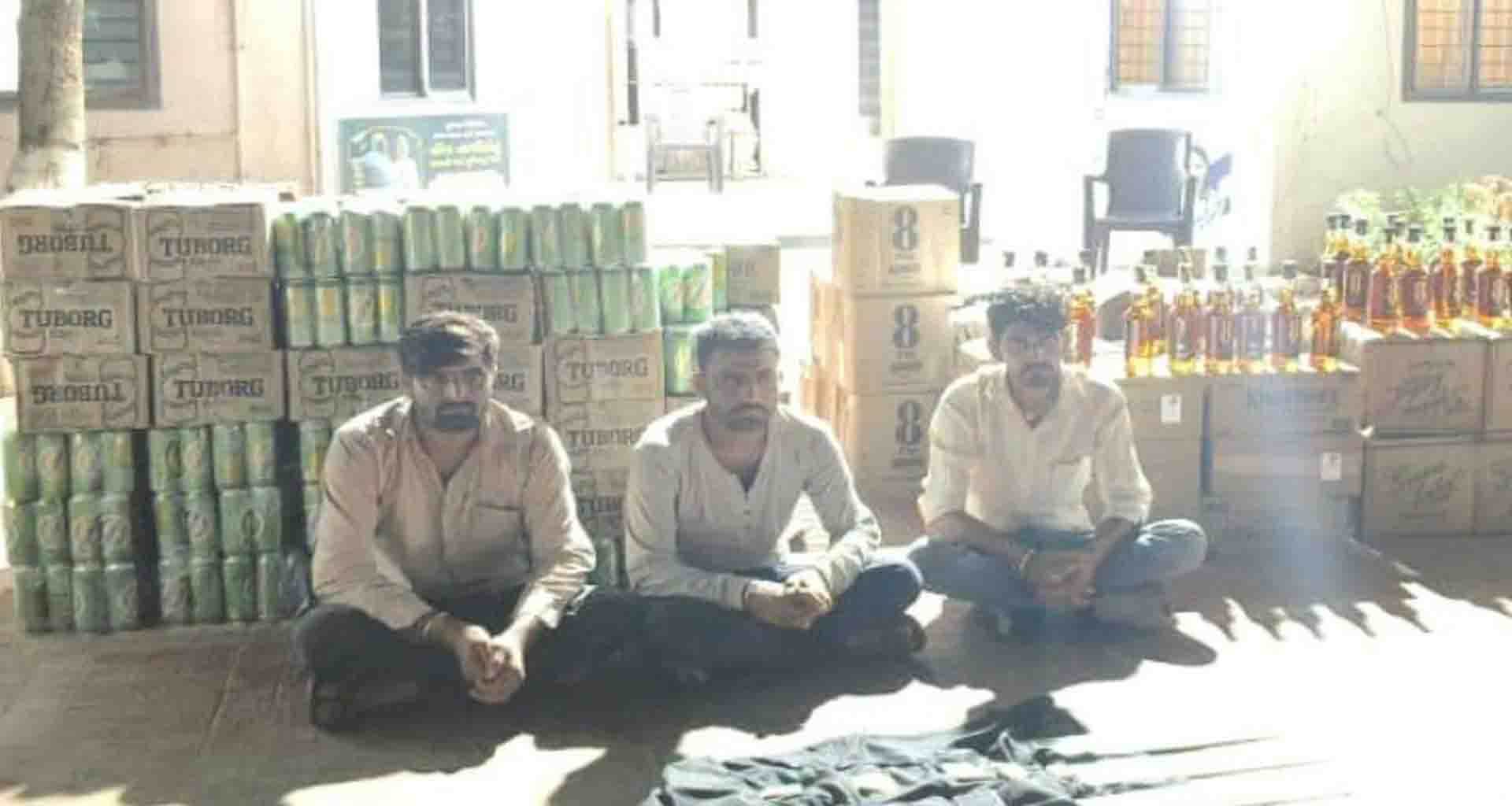 સિધ્ધપુર હાઈવે પરથી પોલીસે 32.14 લાખનો વિદેશી દારૂ પકડી પાડ્યો ત્રણની અટકાયત