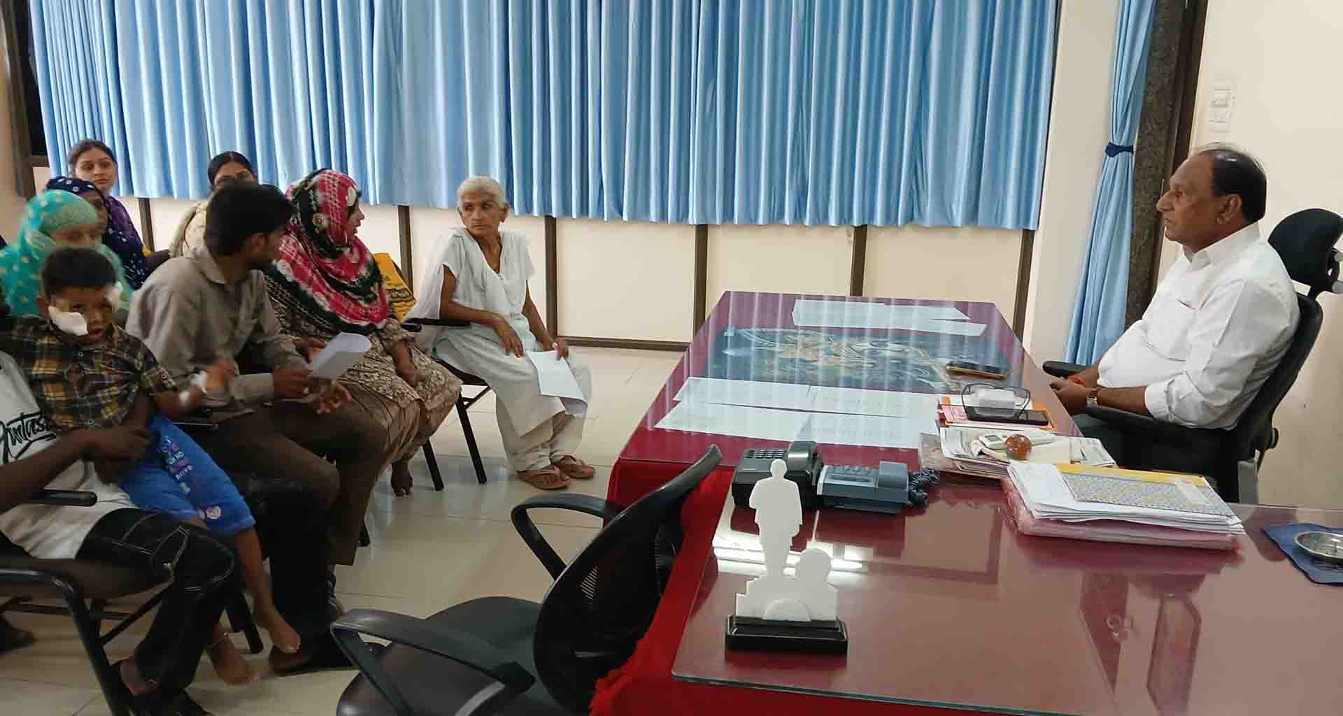 પાલનપુરમાં રખડતા ભૂંડોની સમસ્યાનો ઉકેલ લાવવા પાલિકા પ્રમુખને રજૂઆત