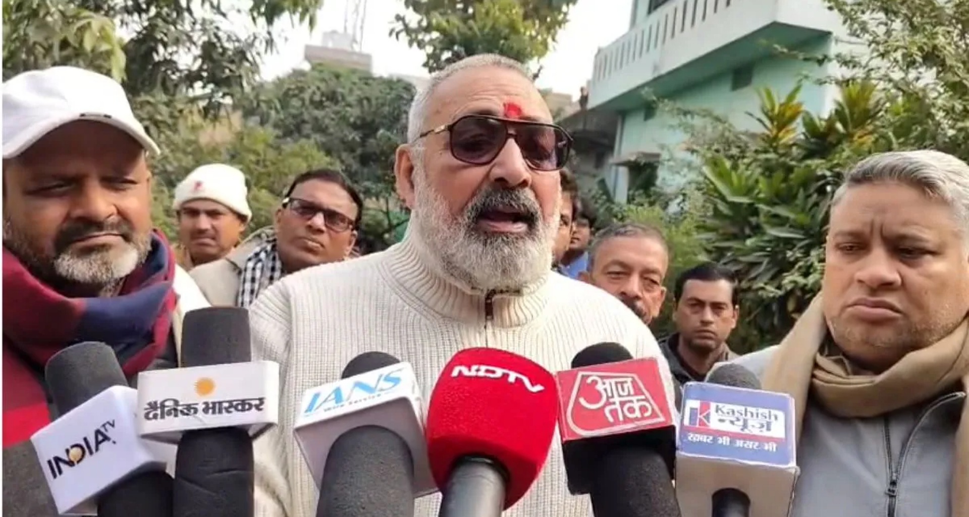 મમતાજીએ બાંગ્લાદેશ જવું જોઈએ અને ત્યાં પીએમ બનવું જોઈએ," ગિરિરાજ સિંહે સૌગત રોયના નિવેદનનો જવાબ આપ્યો