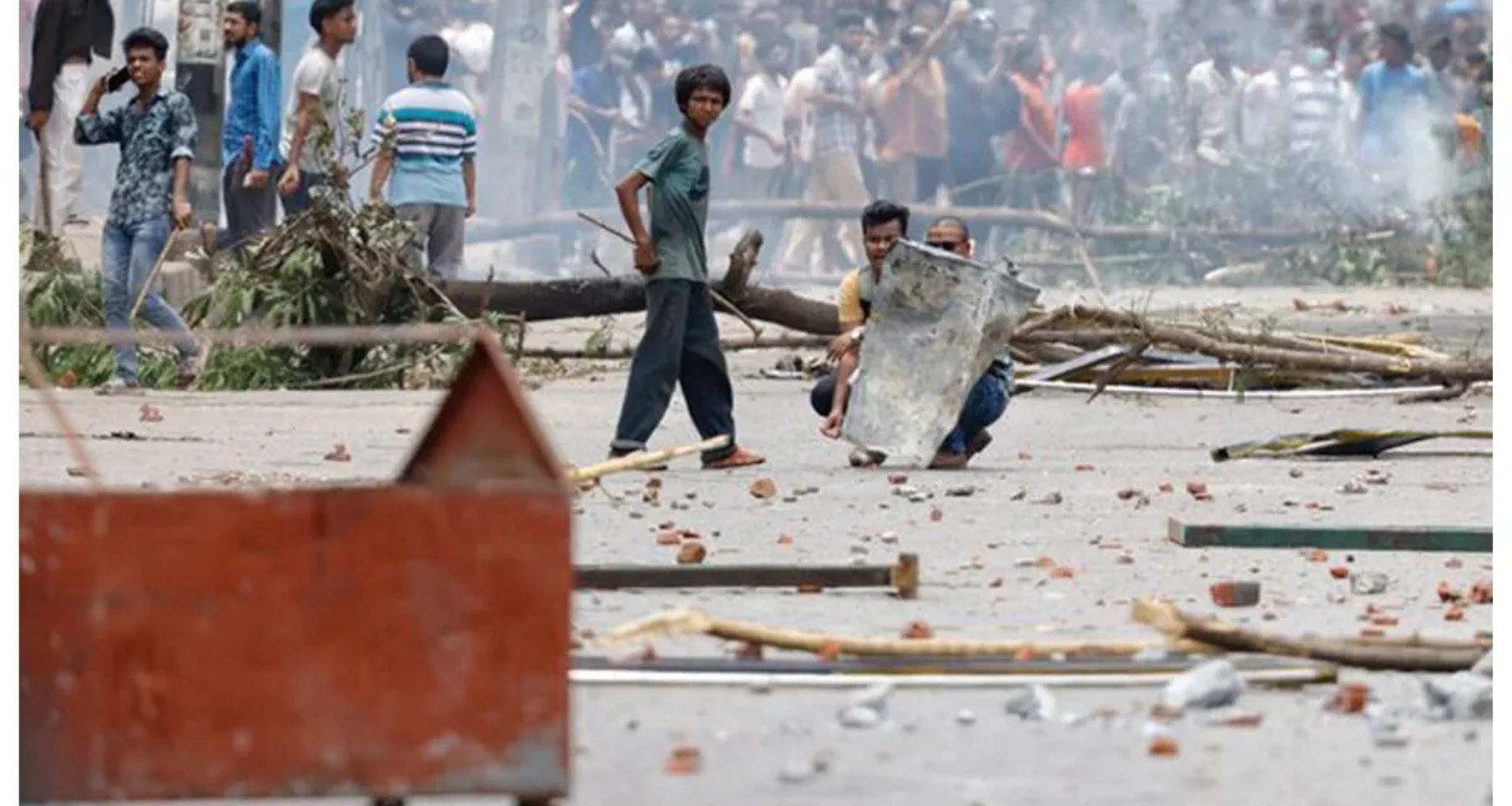 બાંગ્લાદેશમાં ફરી હિંસા ફાટી નીકળી, આદિવાસી બહુલ વિસ્તારમાં ત્રણ લોકોના મોત, અનેક પોલીસકર્મીઓ ઘાયલ