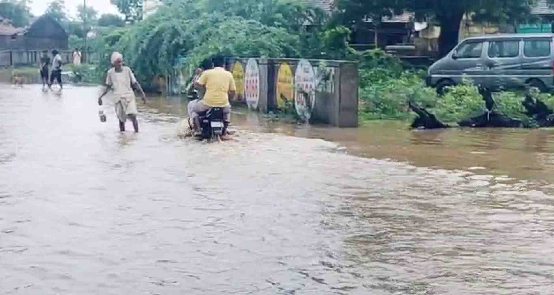 ડીસામાં ચાર ઇંચ વરસાદથી નીચાણવાળા વિસ્તારો જળબંબાકાર, તંત્રના પ્રિ-મોન્સૂન પ્લાનની પોલ ખુલી