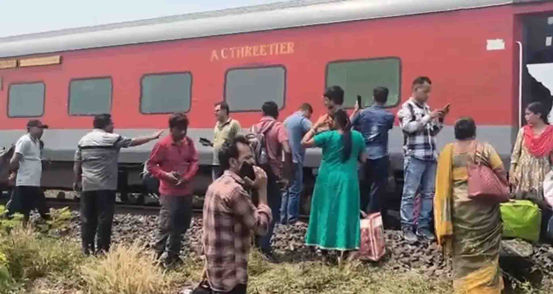 કટક નજીક કામાખ્યા એક્સપ્રેસના 11 ડબ્બા પાટા પરથી ઉતરી ગયા