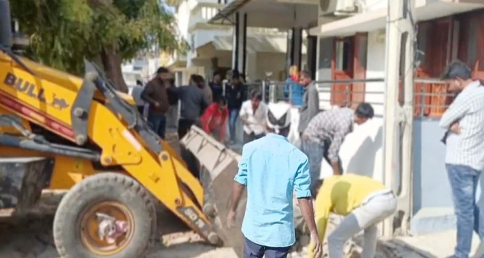 પાટણ નગરપાલિકાની દબાણ મામલેની કામગીરી વધુ એક વખત વિવાદમાં આવી