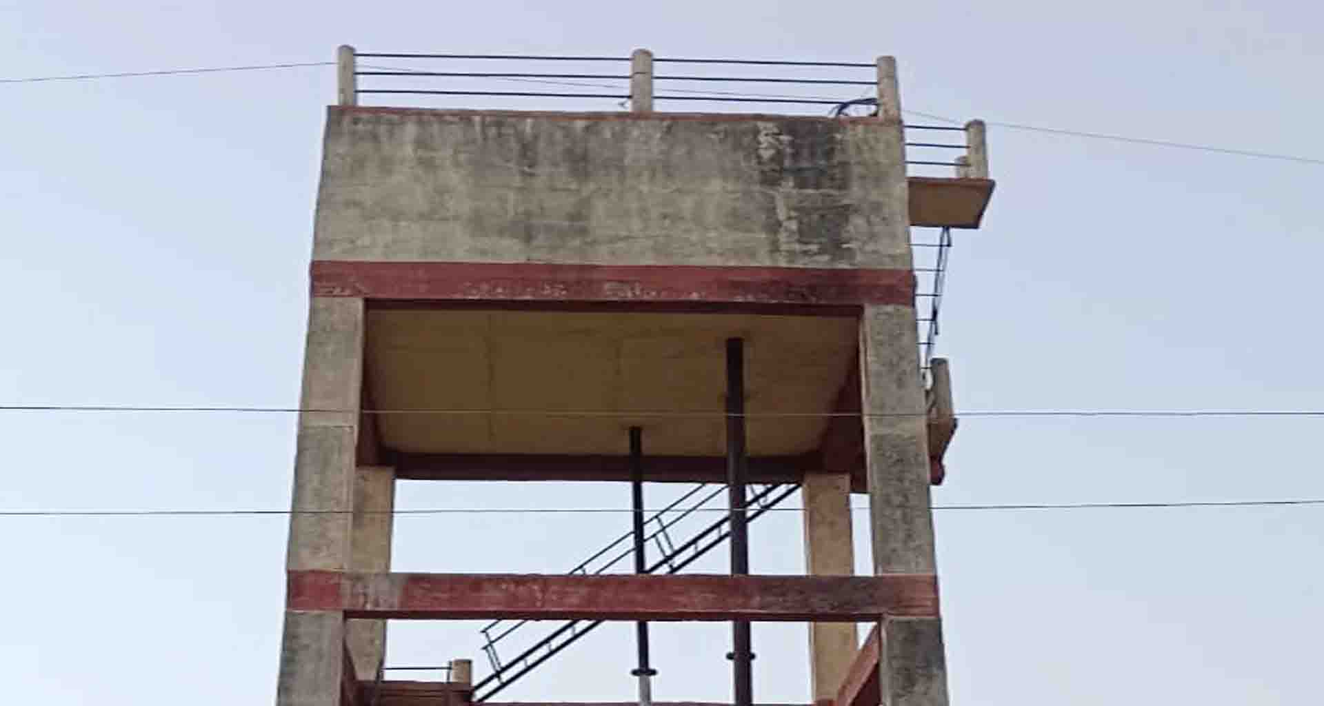 સુઈગામ તાલુકાના સરહદી વિસ્તારના મેઘપુરા ગામ લોકોને પીવાના પાણીની સમસ્યા