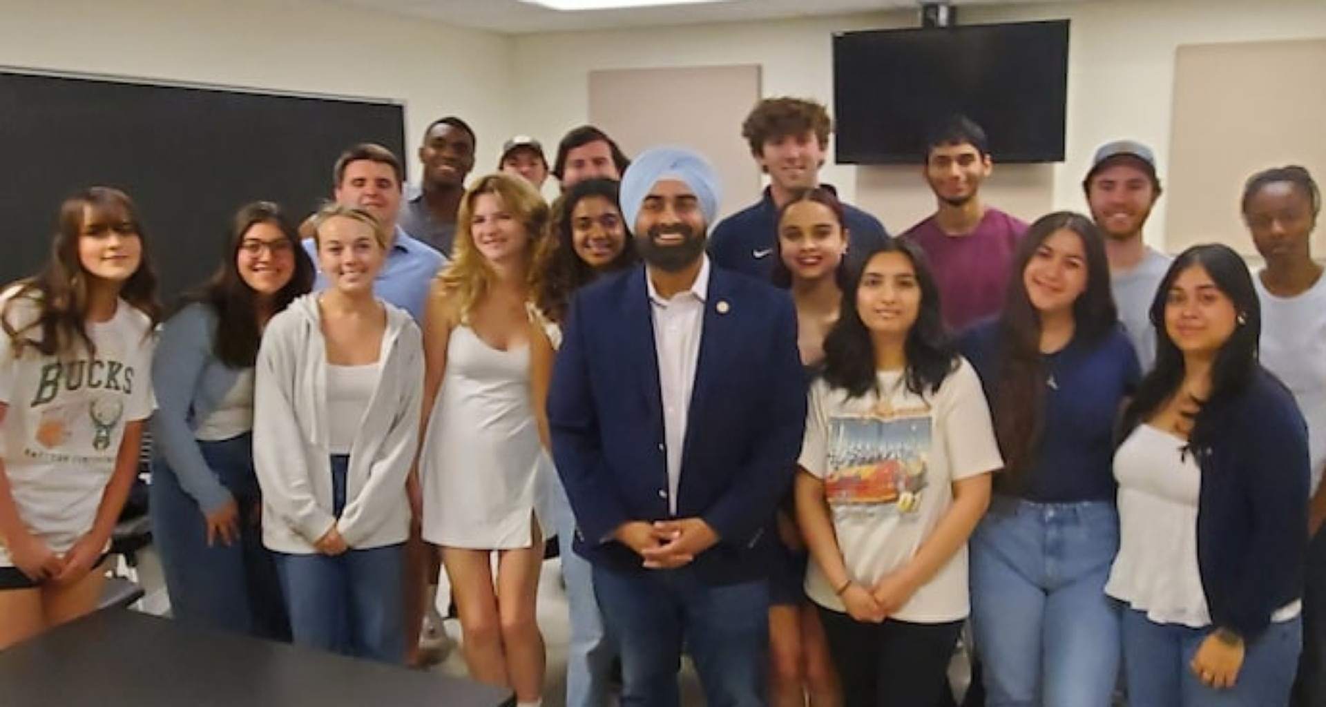 વર્જિનિયા કોલેજોને $55 મિલિયનના બૂસ્ટર ડોઝ લેવામાં મદદ કરી