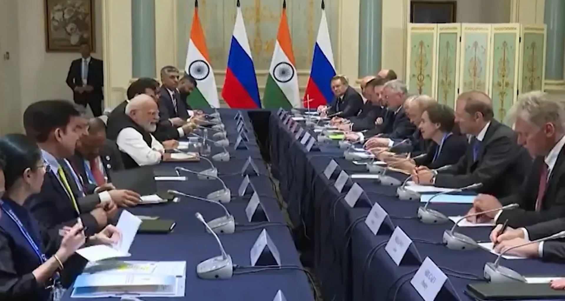 ભારત-રશિયા શાંતિના પક્ષમાં', પીએમ મોદી અને રાષ્ટ્રપતિ પુતિન વચ્ચે દ્વિપક્ષીય બેઠક શરૂ