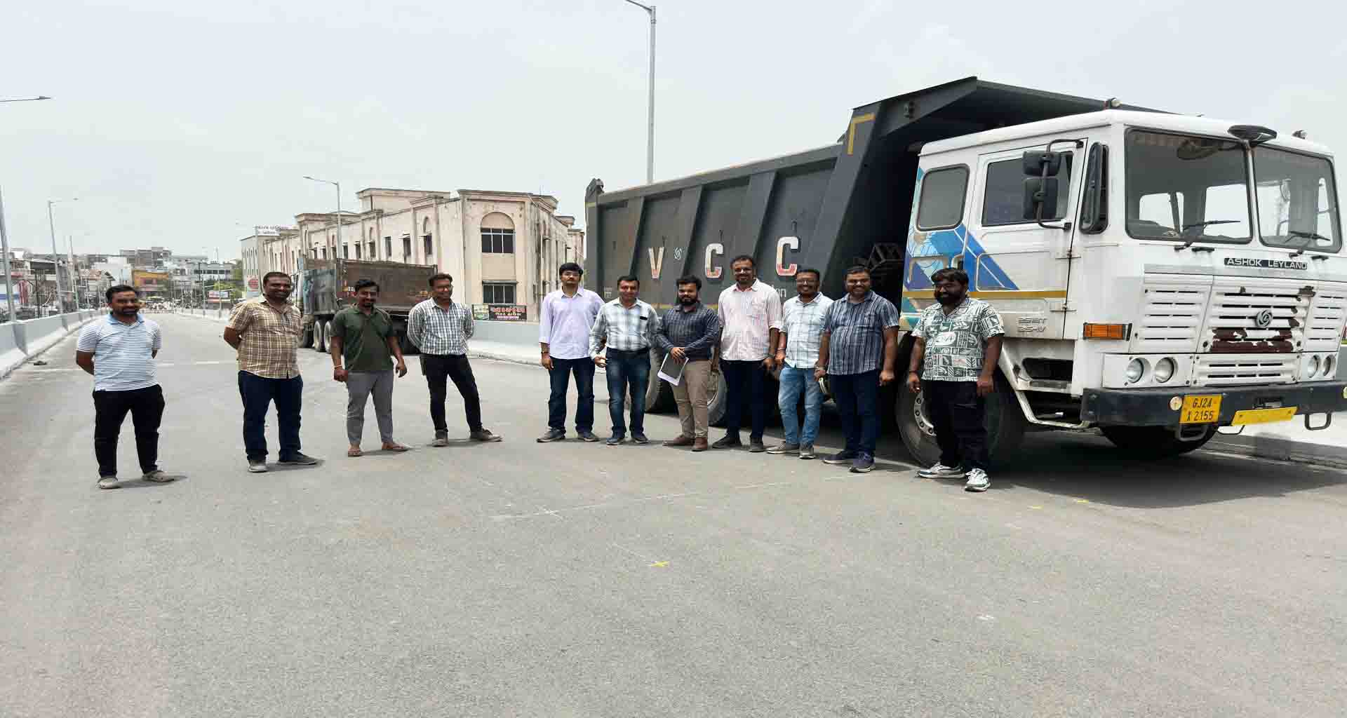 પાટણમાં નિર્માણ પામેલા 'ટી' આકારના ઓવરબ્રિજના લોકાર્પણ પૂર્વે ઓવરબ્રિજનું પરીક્ષણ શરૂ કરાયું