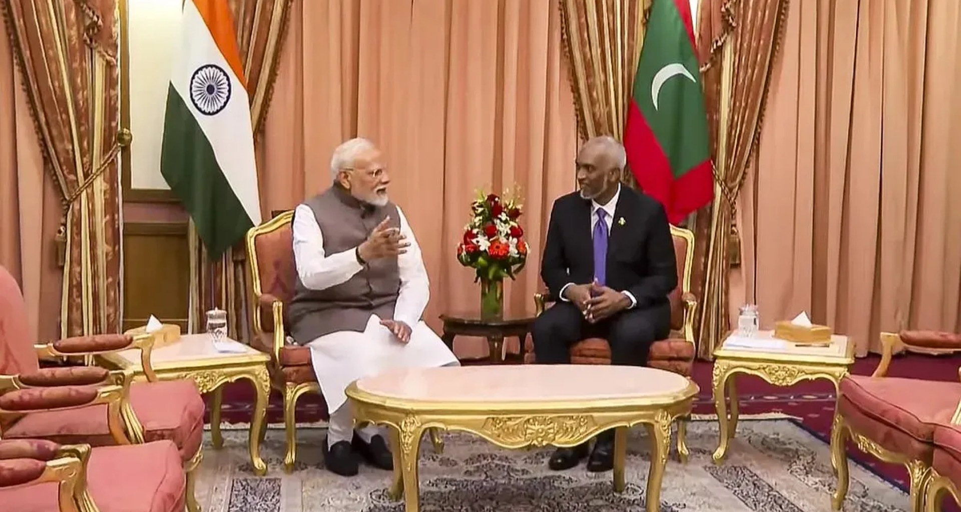 માલદીવને પીએમ મોદીની મિત્રતાની ભેટ! 4,850 કરોડ રૂપિયાની લોન, 72 લશ્કરી વાહનો... જાણો ભારતે બીજું શું આપ્યું