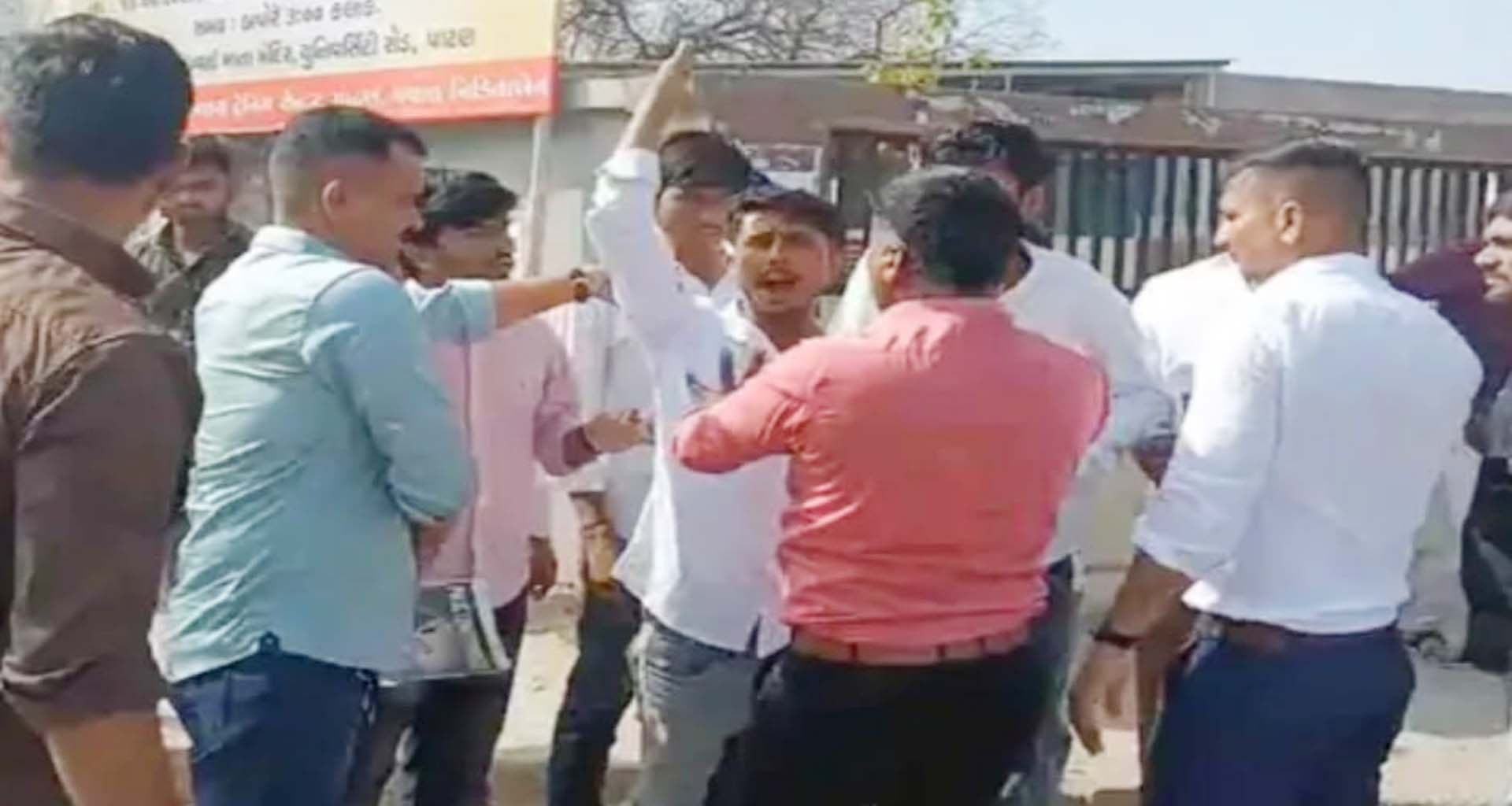 પાટણમાં યુથ કોંગ્રેસનો એપસ્ટિન ફાઈલ મુદ્દે રસ્તા રોકો આંદોલન સાથે વિરોધ પ્રદર્શન યોજાયું