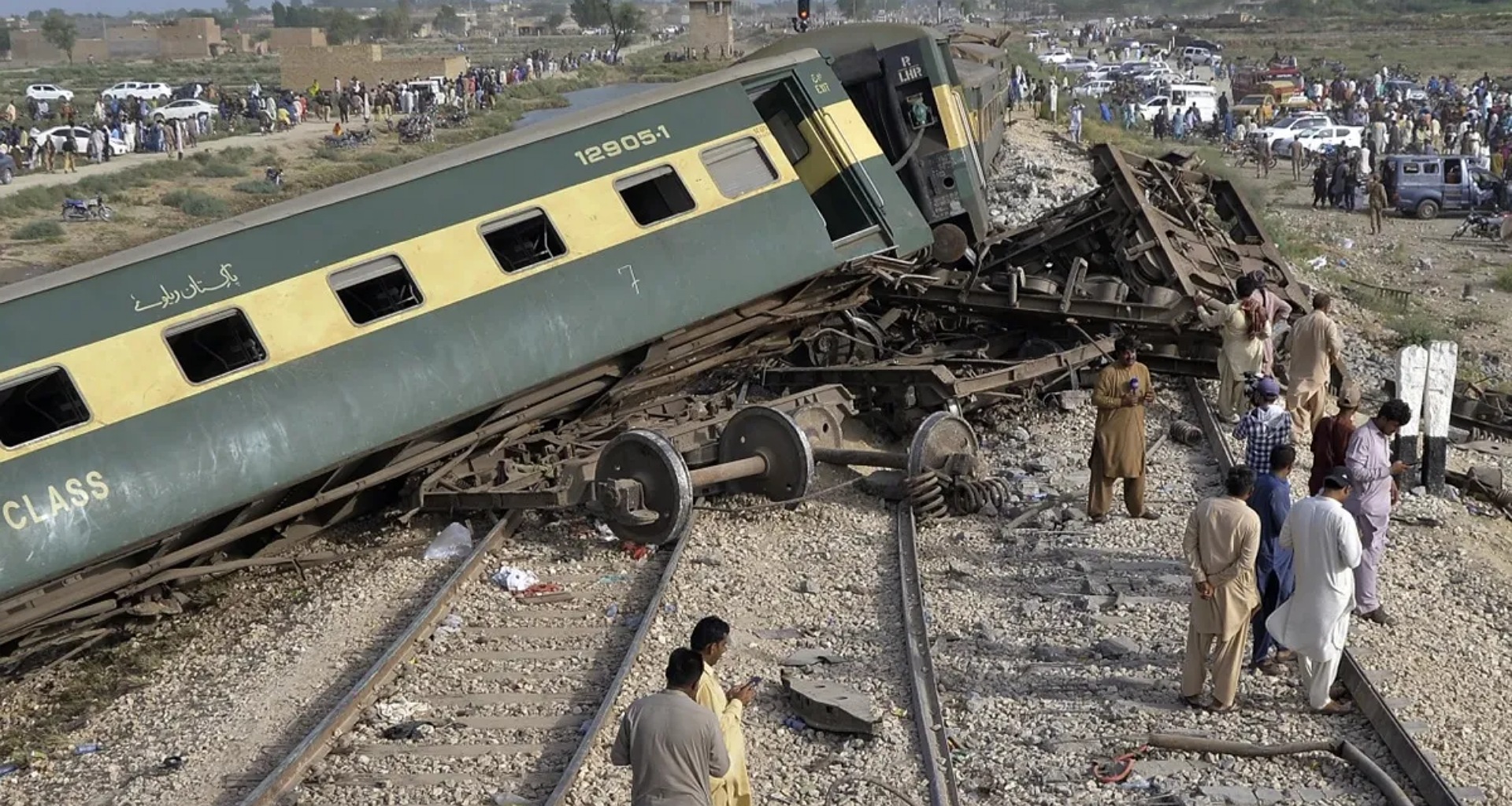પાકિસ્તાનમાં મોટો રેલ અકસ્માત, ટ્રેન પાટા પરથી ઉતરી; એક વ્યક્તિનું મોત અને અનેક ઘાયલ