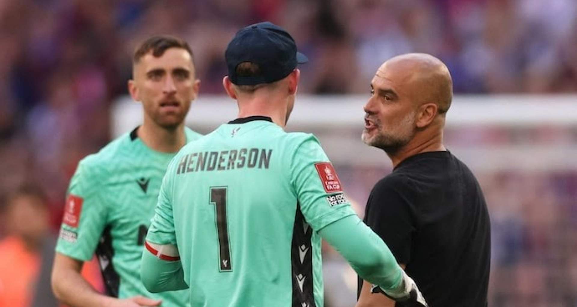 FA કપ ફાઇનલ હેન્ડબોલ વિવાદ બાદ પેપ ગાર્ડિઓલા ડીન હેન્ડરસનનો સામનો કર્યો