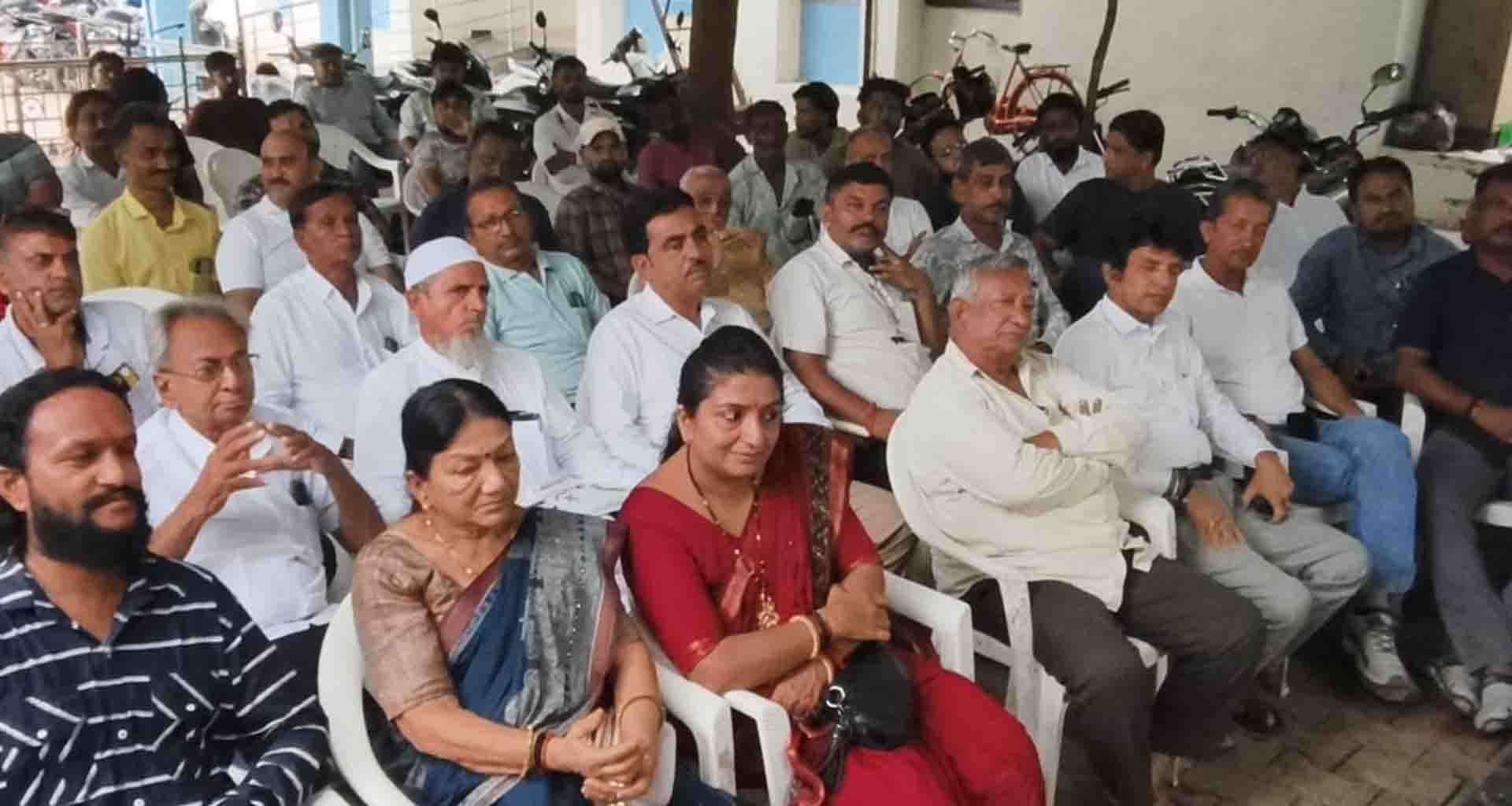 ડીસામાં શાંતિ સમિતિની બેઠક યોજાઈ: ગણેશ વિસર્જન, જલ જીલણી એકાદશી અને રામાપીરના વરઘોડા લઈ ને લઈ ચર્ચા