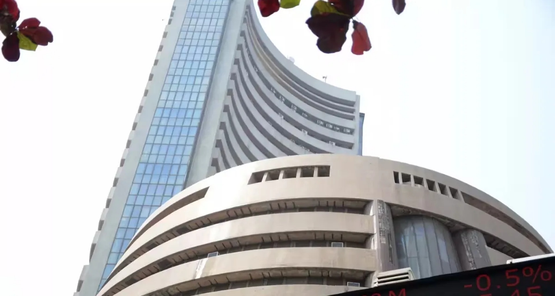 શેરબજાર: વધારા બાદ, શેરબજારે યુ-ટર્ન લીધો, સેન્સેક્સ-નિફ્ટી લાલ નિશાન તરફ