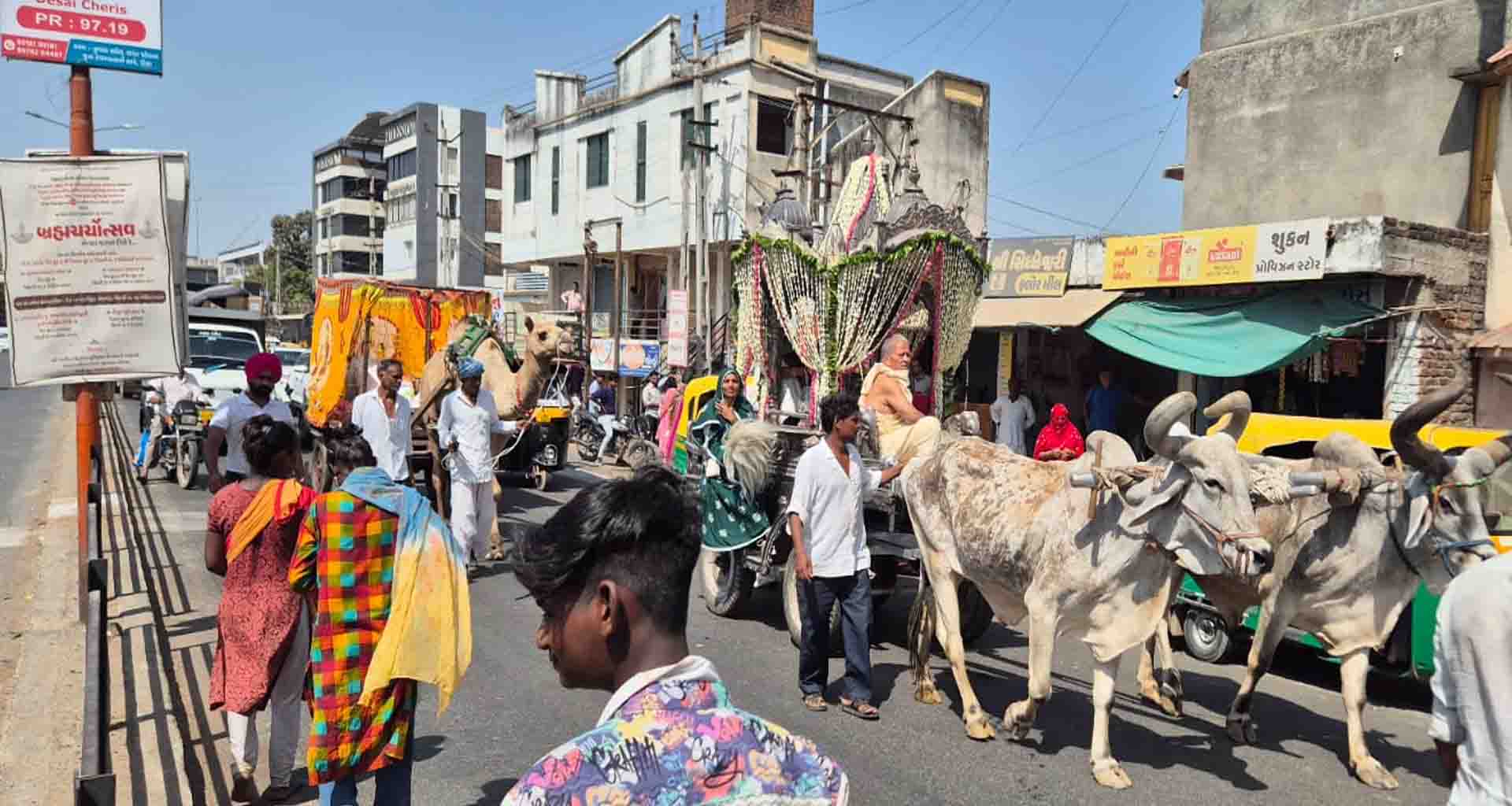 ડીસામાં મુમુક્ષોની વરસી દાન યાત્રા શહેરના રાજમાર્ગો ઉપર નીકળી