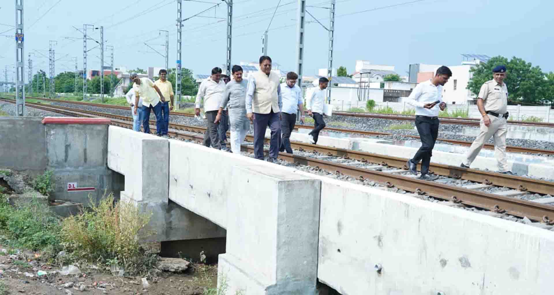 ઊંઝાના રેલ્વેના 11 ગરનાળા વિસ્તારના રસ્તાઓનું સાંસદ અને ધારાસભ્ય દ્વારા નિરીક્ષણ કરાયું