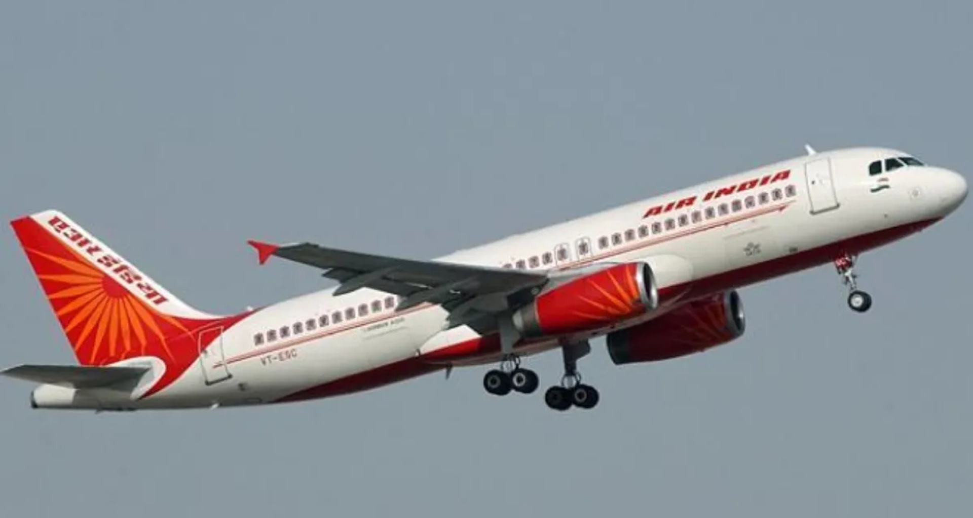 મિલાનથી દિલ્હી જતી એર ઇન્ડિયાની ફ્લાઇટ રદ, દિવાળી માટે ઘરે પરત ફરી રહેલા સેંકડો મુસાફરો અટવાયા