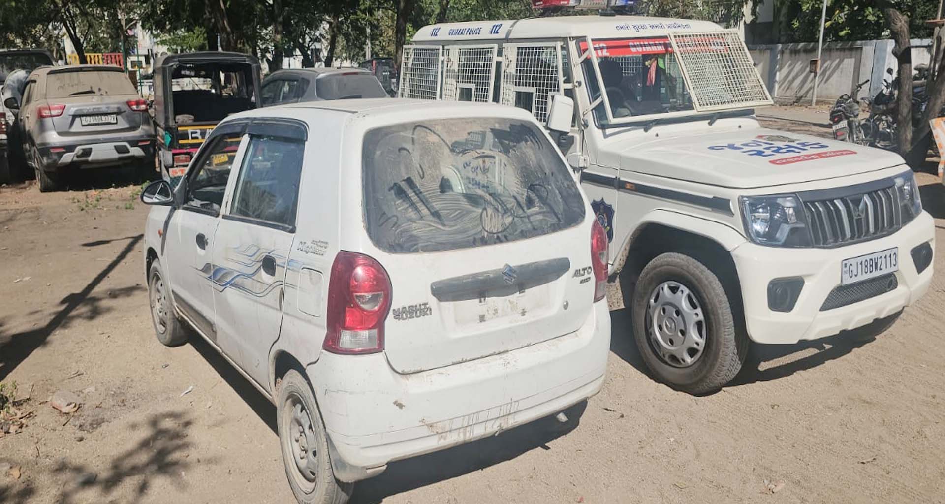 ડીસા ટ્રાફિક પોલીસ એક્શન મોડમાં; નંબર પ્લેટ વગરના વાહનો ડિટેઈન કર્યા