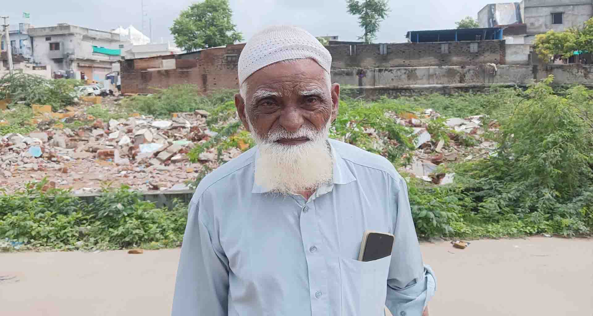 ડીસાના નિવૃત્ત સરકારી કર્મચારી ઘરે પેન્શનના પૈસા લઈ જતા ઠગિયો સેરવી ગયો