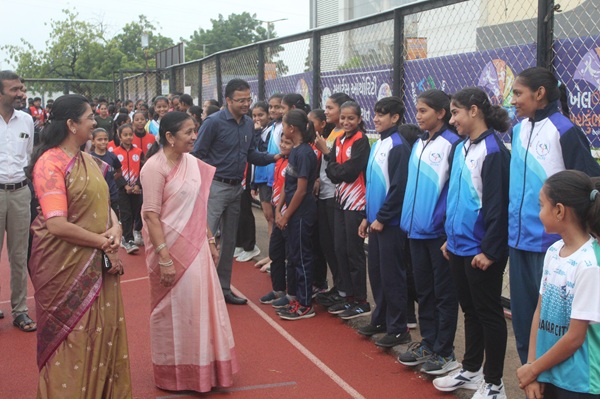 પ્રધાનમંત્રી શ્રી નરેન્દ્રભાઇ મોદીના નેતૃત્વમાં ભારત દેશ રમત ક્ષેત્રે અનેક નવા કિર્તીમાન સ્થાપી રહ્યું છેઃ નિમુબેન બાંભણીયા