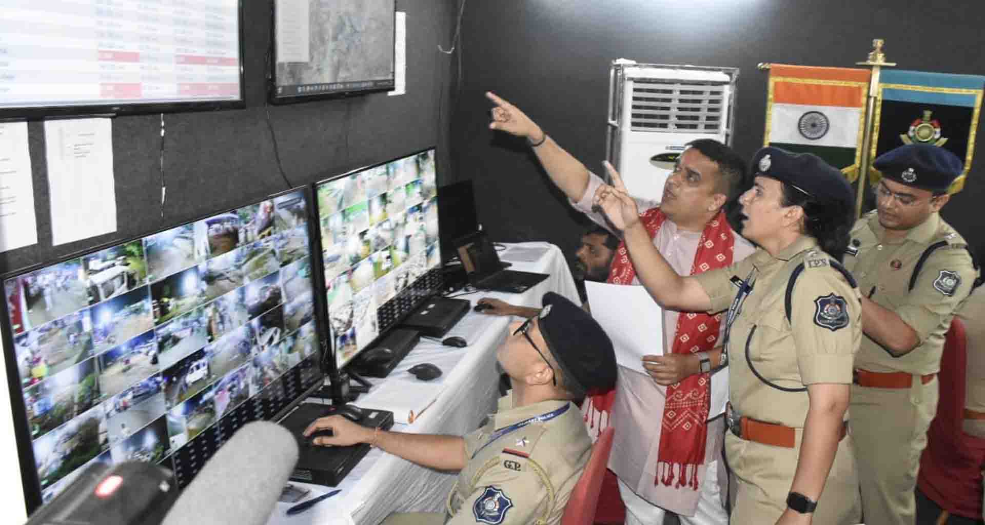 ગૃહ રાજ્યમંત્રી હર્ષ સંઘવીએ સીસીટીવી સર્વેલન્સની કામગીરીનું નિરીક્ષણ કર્યું