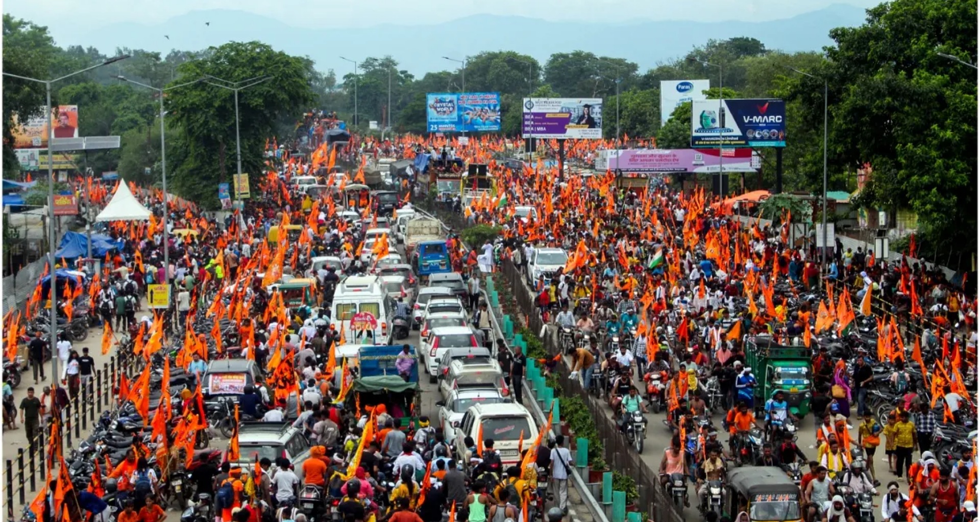 દિલ્હીમાં ભારે વરસાદ અને કાવડ યાત્રાને કારણે ટ્રાફિક ખોરવાયો, કલાકો સુધી મુસાફરો અટવાયા