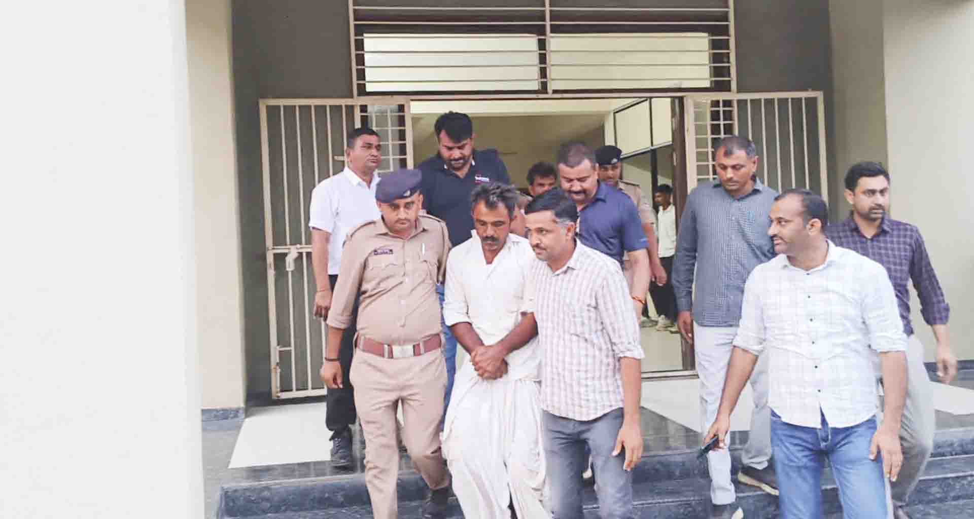 જસરામાં વૃદ્ધદંપતીના હત્યારાઓને પાંચ દિવસના રિમાન્ડ પર મોકલાયા