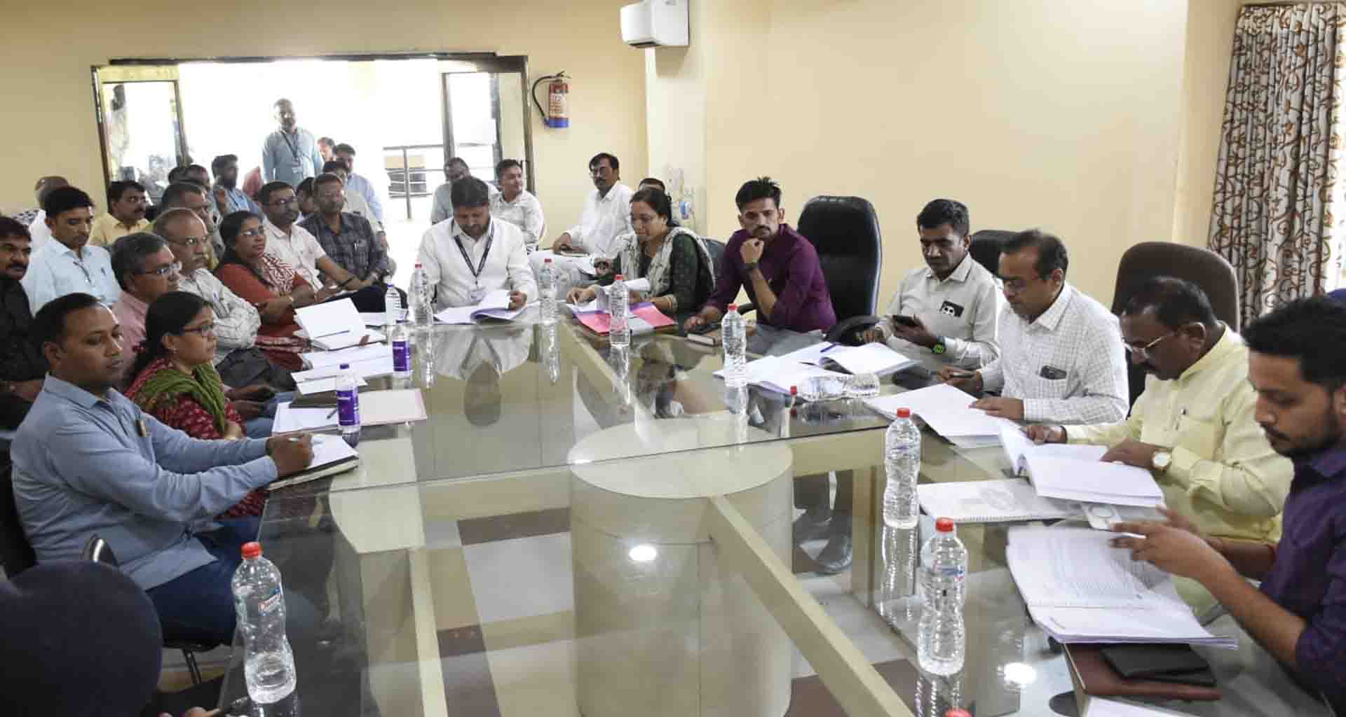 બહુચરાજી ચૈત્રી પૂનમના મેળાની પુર્વ તૈયારી રૂપે મહેસાણા જિલ્લા કલેકટરના અધ્યક્ષસ્થાને સમીક્ષા બેઠક યોજાઇ