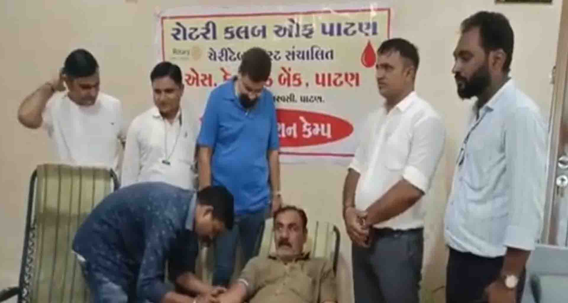 પાટણ એપીએમસી દ્વારા આયોજિત બ્લડ ડોનેશન કેમ્પમાં વેપારી ખેડૂતો અને મહિલાઓએ સ્વેચ્છાએ બ્લડ ડોનેટ કર્યું