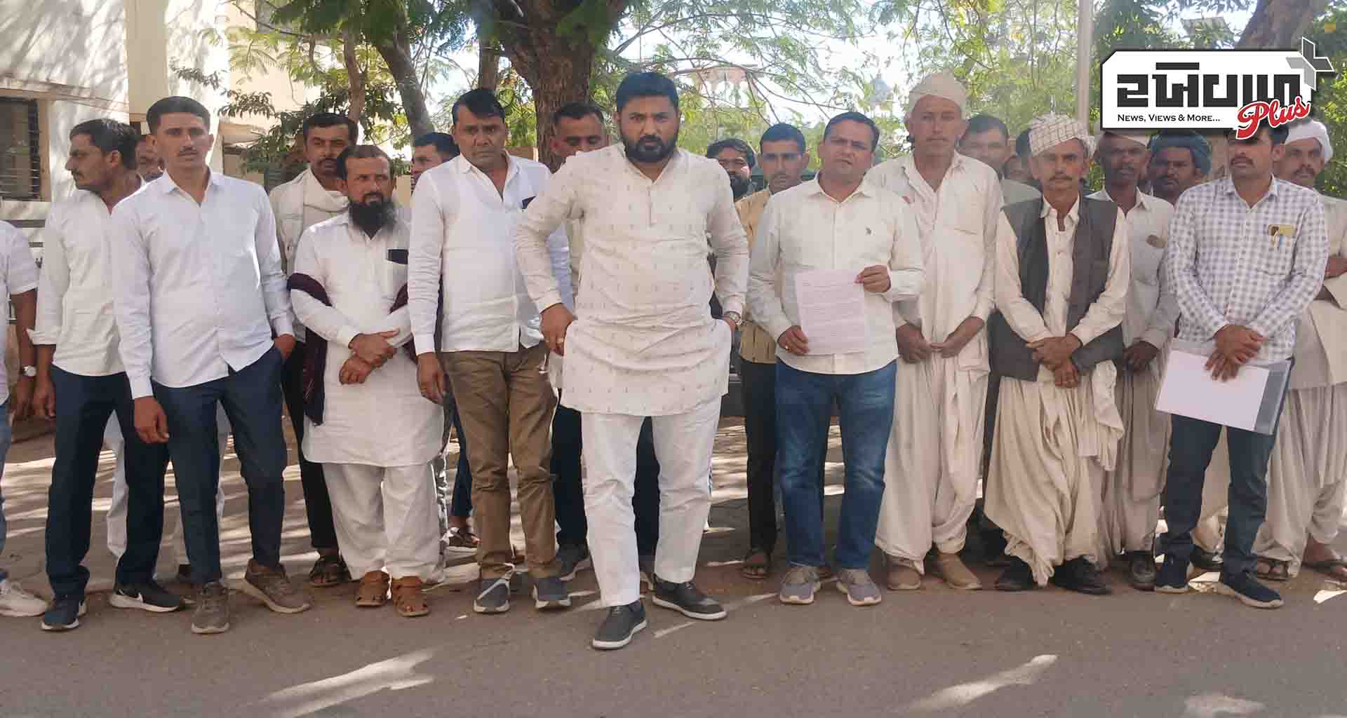 પાલનપુર અને થરાદમાં થરાદ-અમદાવાદ એક્સપ્રેસ વે માટે ખેડૂતોનો વિરોધ