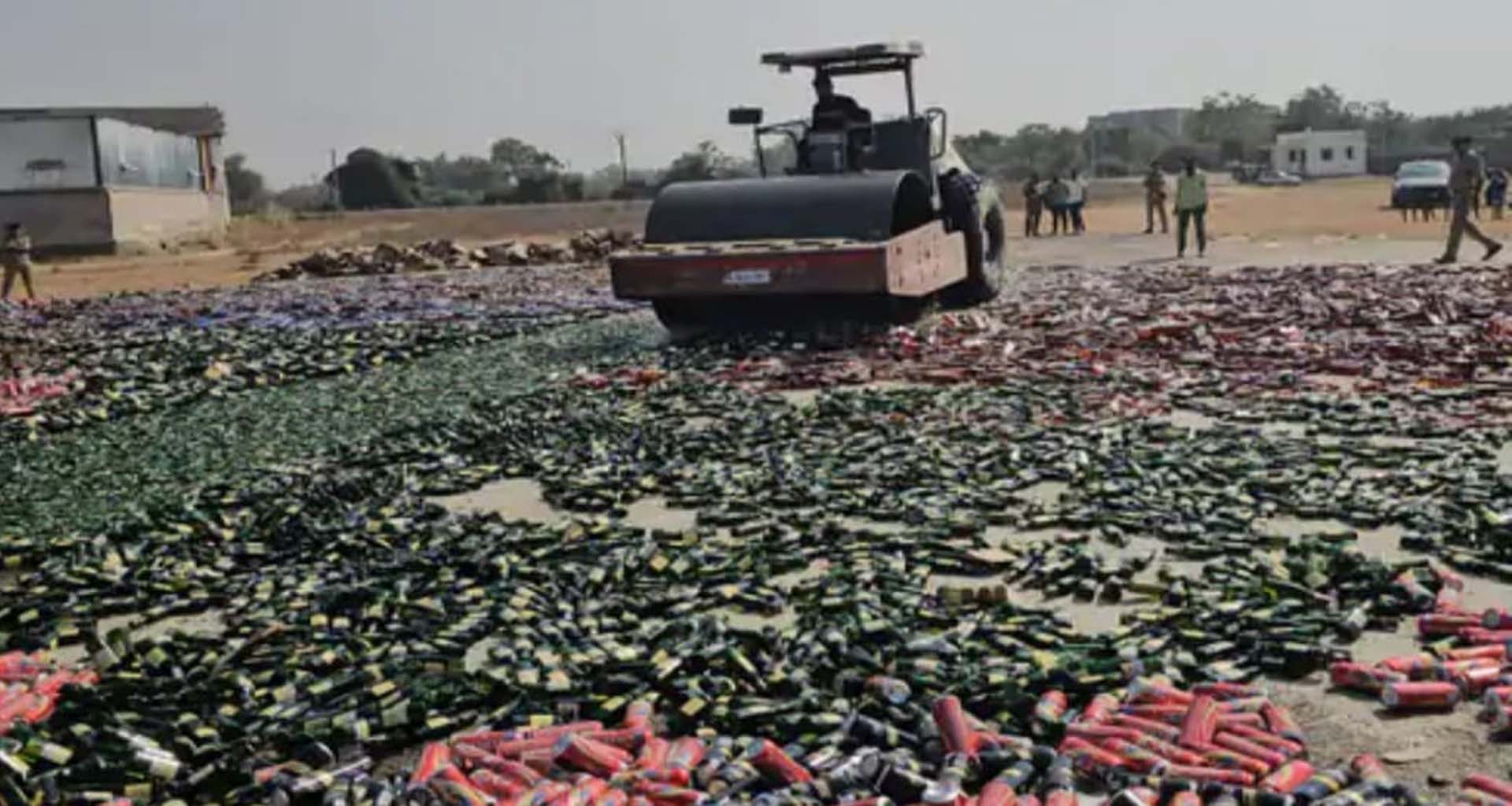 સિદ્ધપુરના સુજાણપુર હેલીપેડ ખાતે રૂ. 1.87 કરોડના વિદેશી દારૂના જથ્થા પર બુલડોઝર ફર્યું