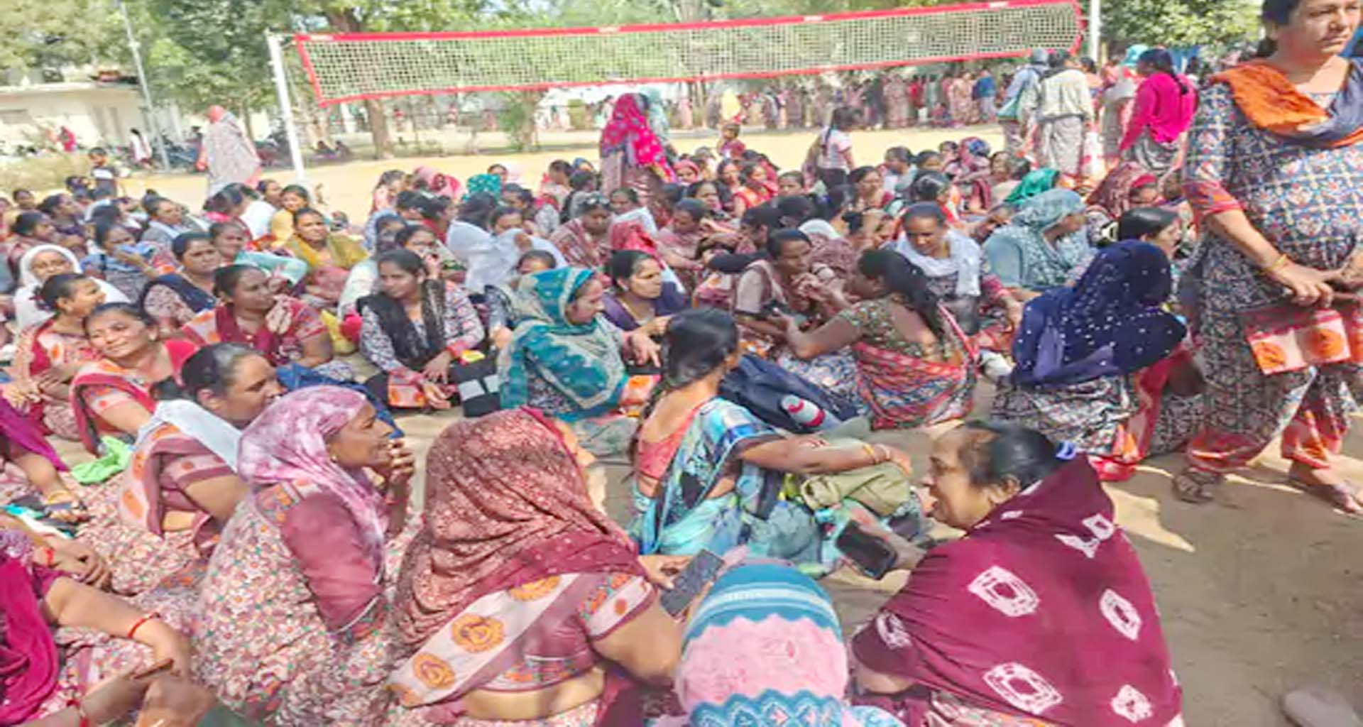 મહેસાણામાં આંગણવાડી કાર્યકરો બહેનોની પડતર માંગણીઓને લઈ હડતાળ : કલેક્ટરને આવેદનપત્ર પાઠવ્યું